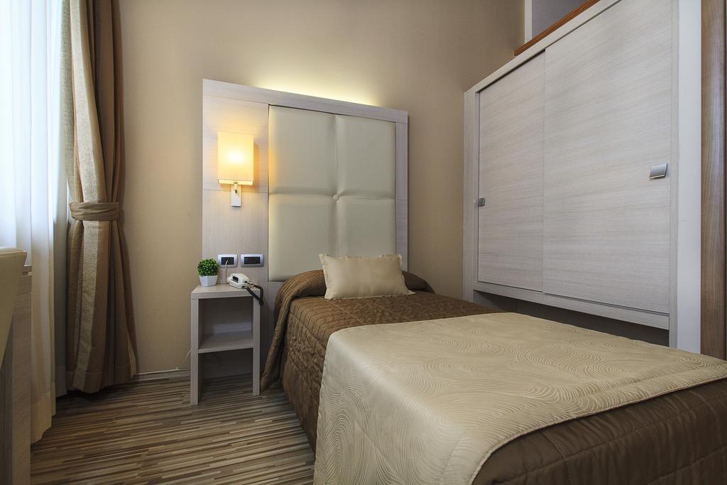 Antica Locanda Del Villoresi Nerviano Habitación foto